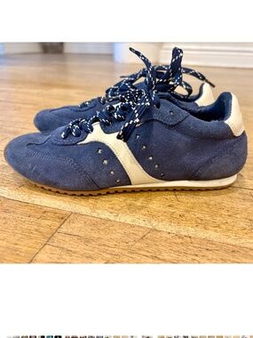 Navy larroude Stella sneakers